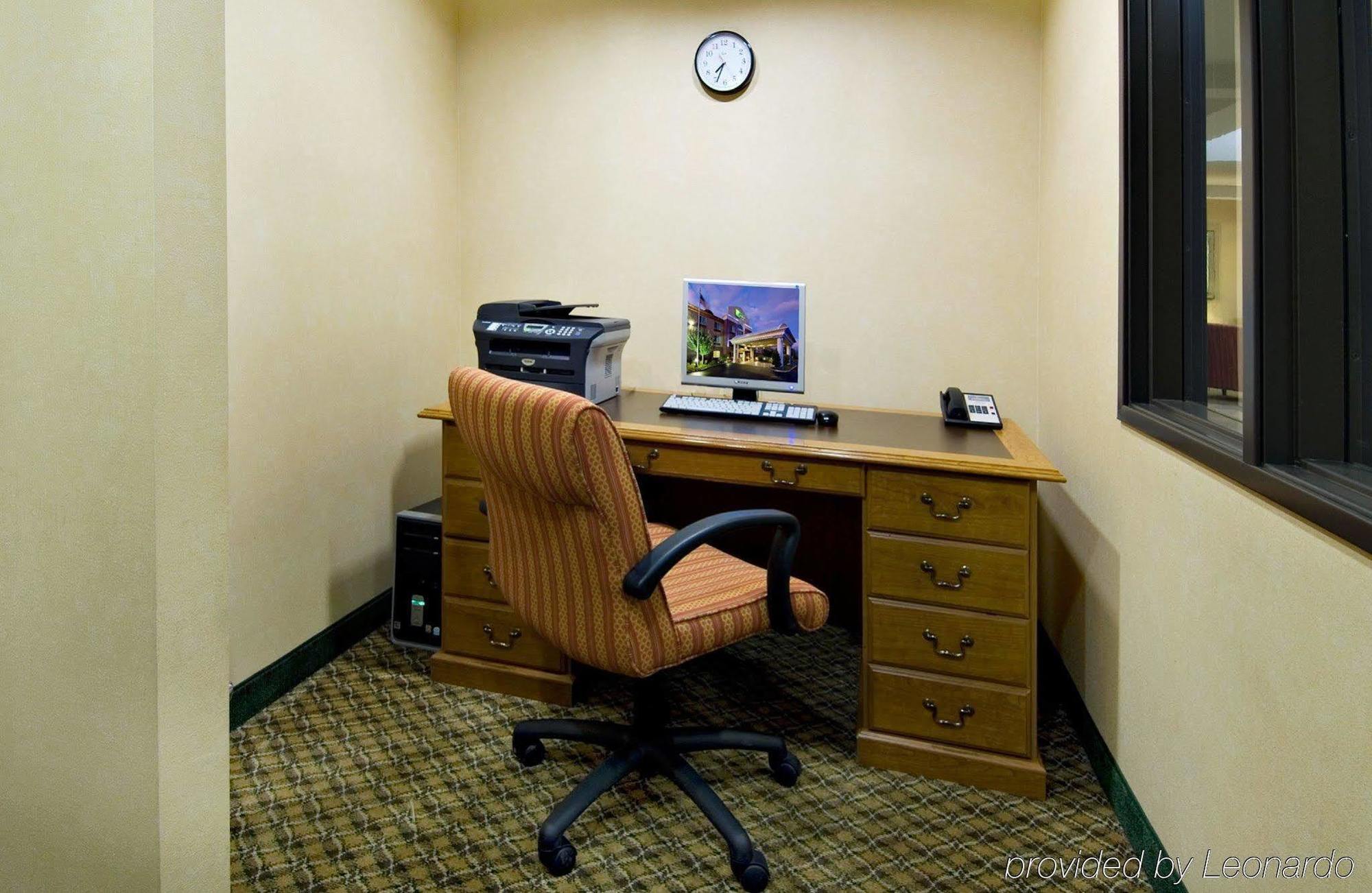 Holiday Inn Express Hotel & Suites Medford-Central Point By Ihg Kültér fotó